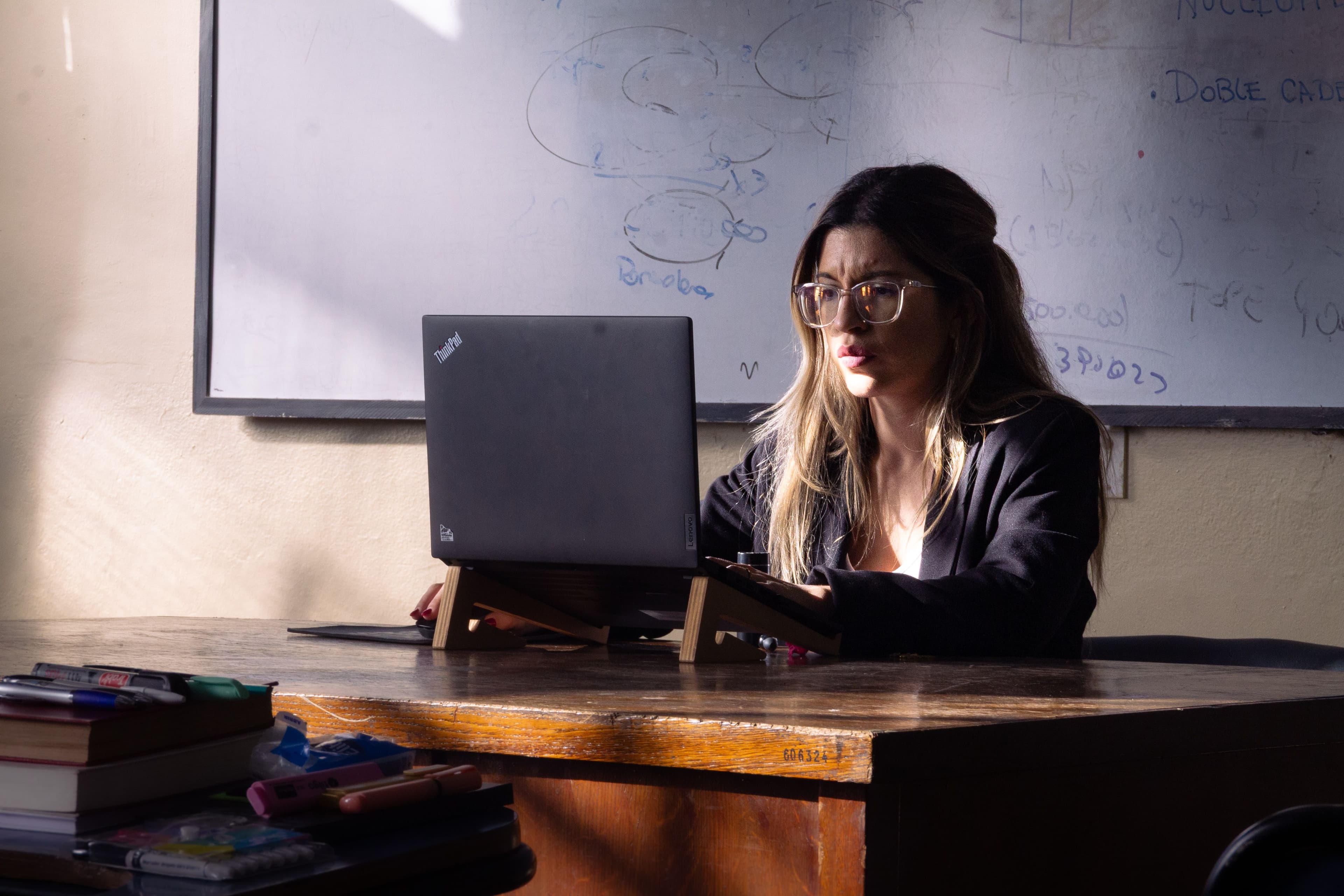 Cómo planificar clases con IA: 4 etapas para no delegar el criterio docente